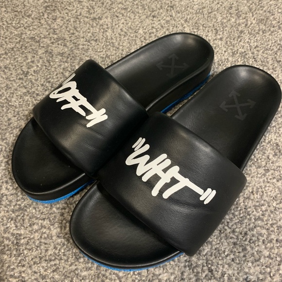Off white slides - Picture 1 of 3